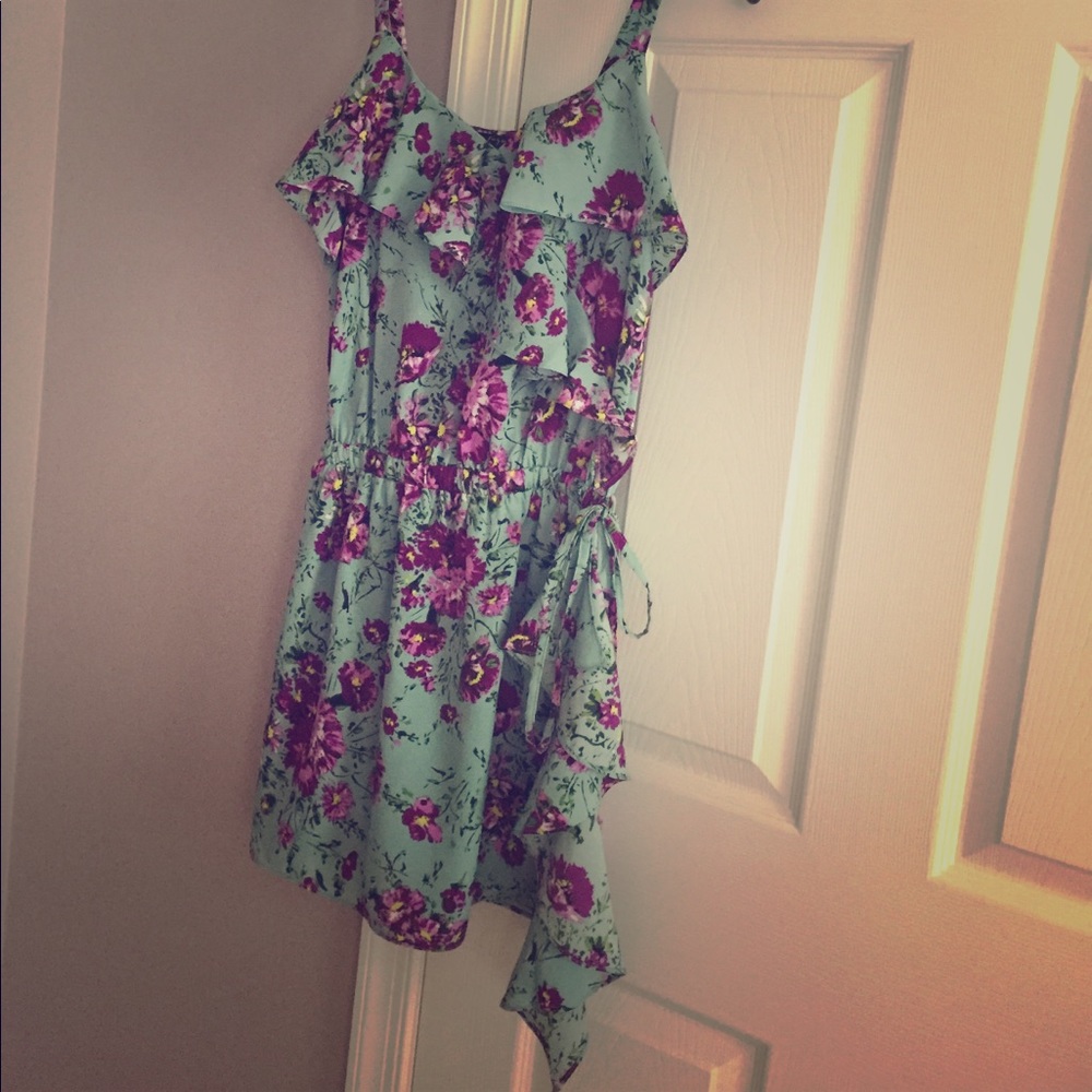 Really pretty floral dress