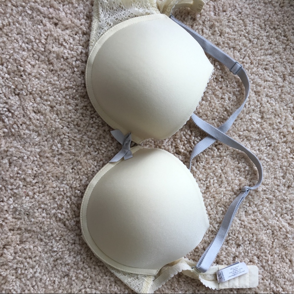 Victoria Secret Size 34D multi-way padded bra