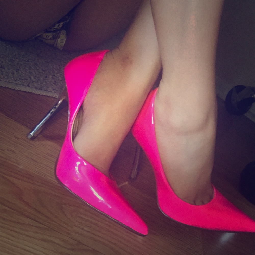 Hot pink Guess heels