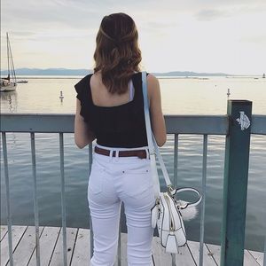 Meet your Posher, Cassandra