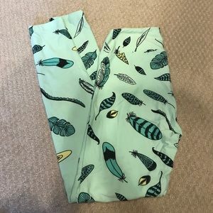 LulaRoe feather leggings OS