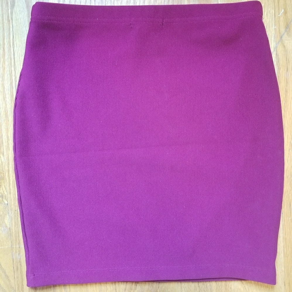Burgundy Ribbed Mini Skirt