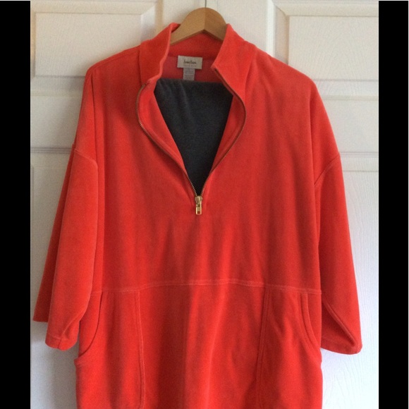 Beautiful suit - Picture 2 of 3