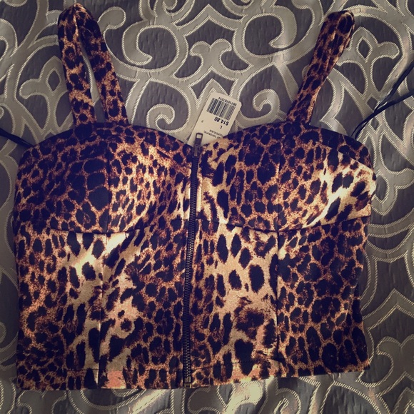 Forever 21 Tops - Forever 21 Zippered Cheetah Crop Top
