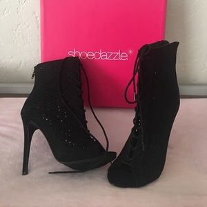 Black lace up pumps size 9.5