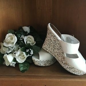 Jennifer Lopez White wedge sandals