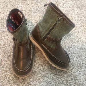 Carter's size 10 boy boots