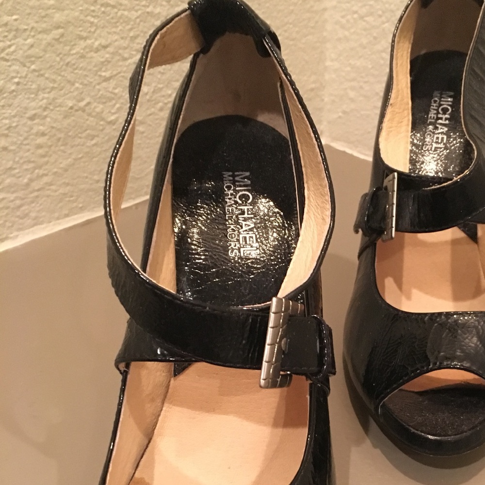 Micheal Micheal Kors patent heels