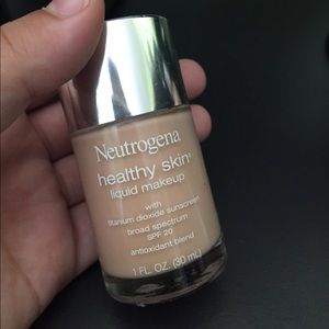 Foundation + sunscreen