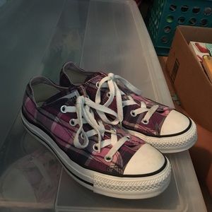 Like new plaid purple converse size 6