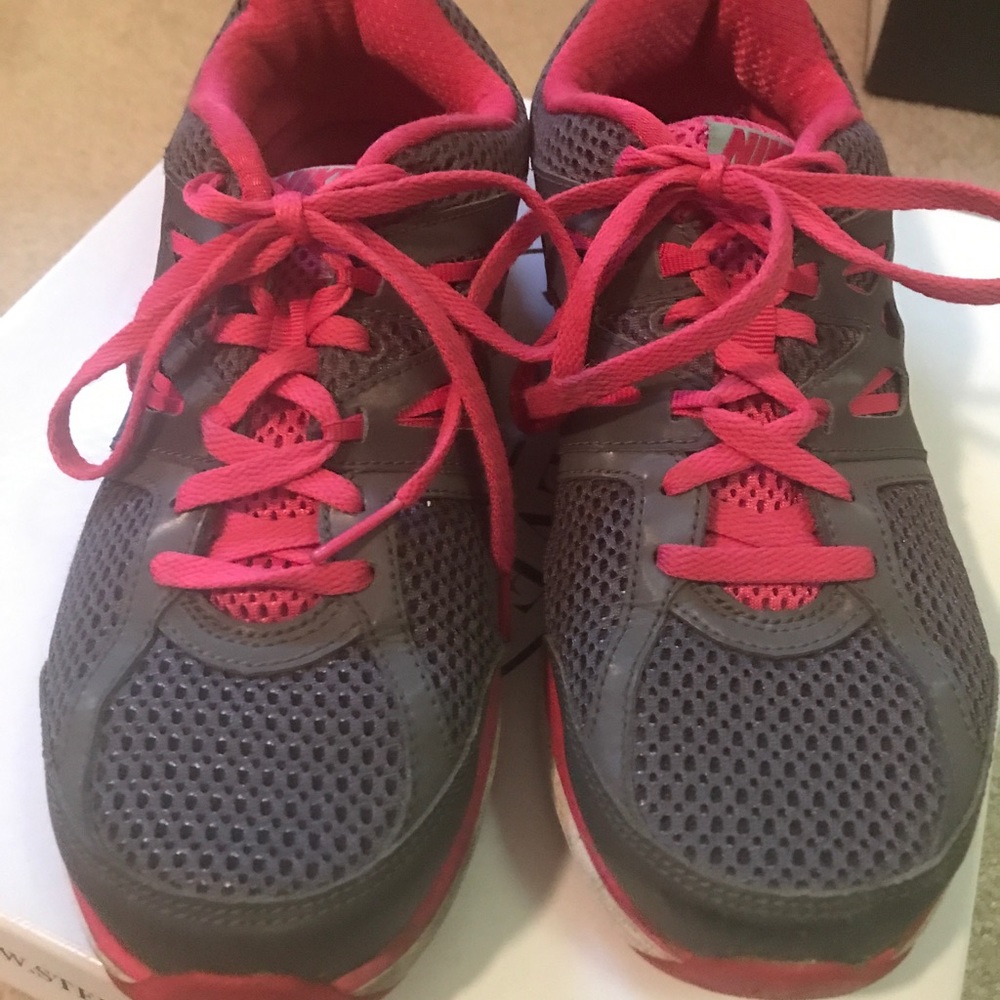 Nike shoes used once.