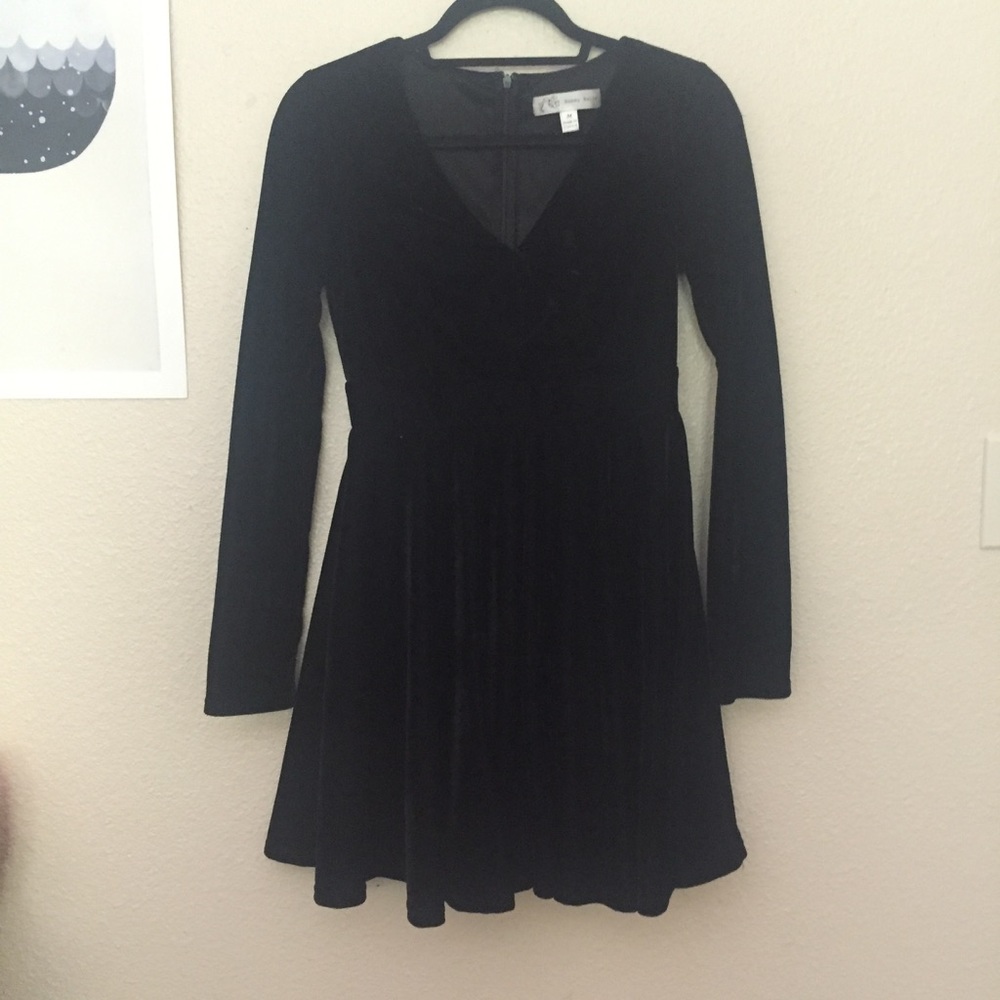 Long sleeve velvet dress