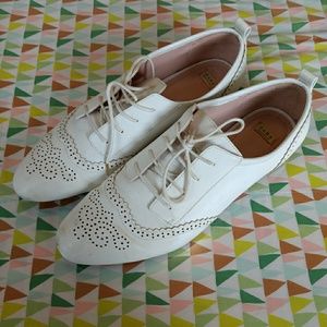 White oxfords, slightly used, EU size 41