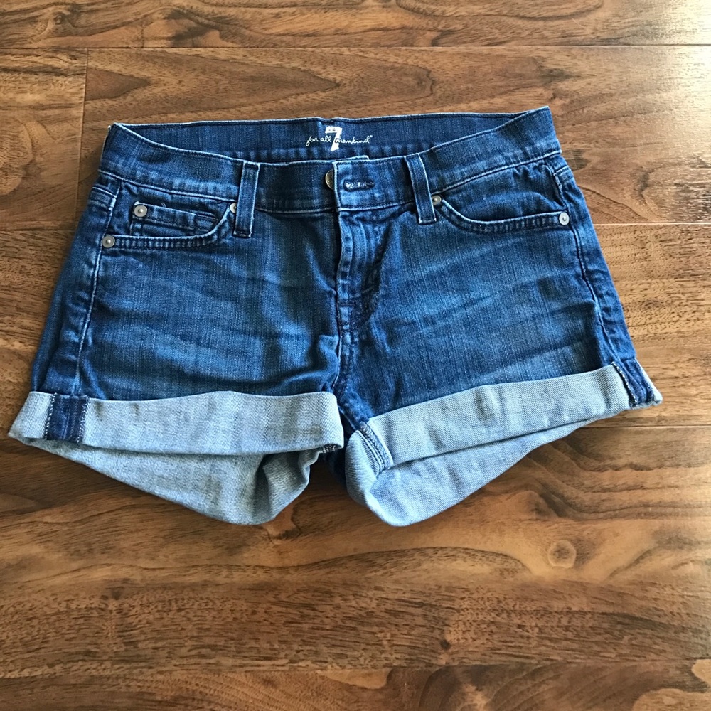 7 for all mankind shorts. Size 26