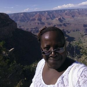Meet your Posher, Denise