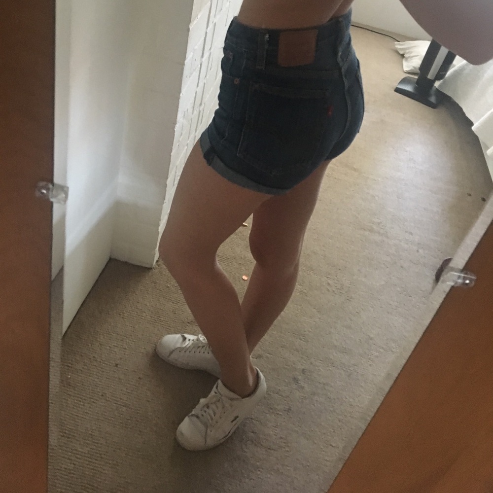 LEVIS SHORTS - Picture 2 of 8
