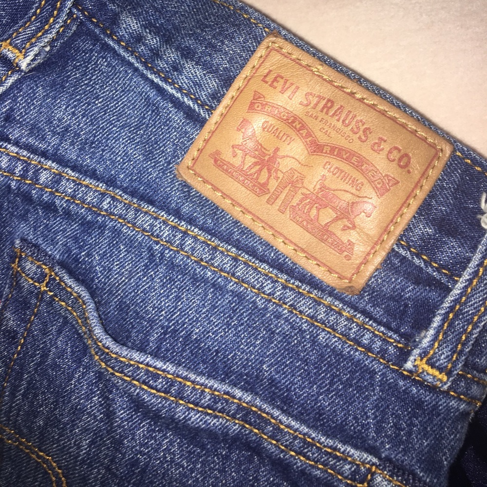 LEVIS SHORTS - Picture 3 of 8