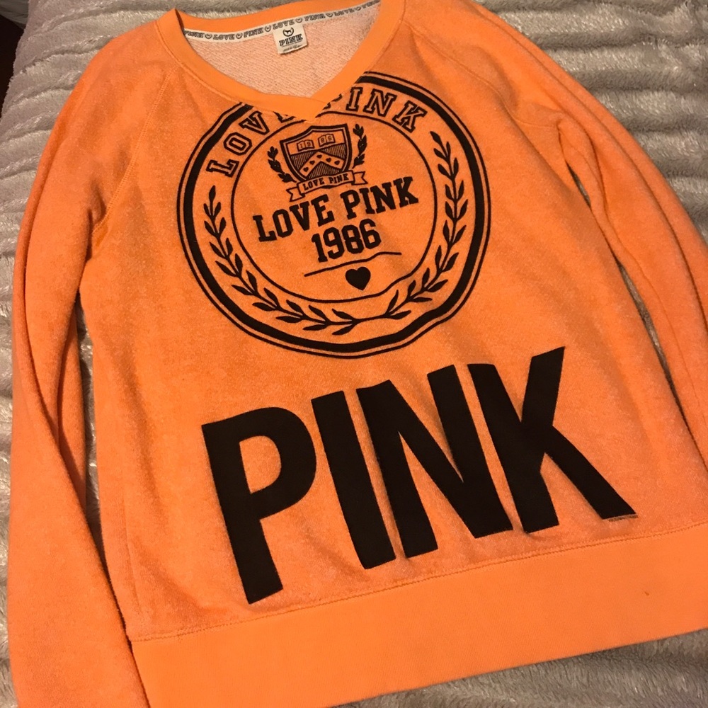 ⭐️Sold⭐️ Pink Victoria Secret Sweater 🌼
