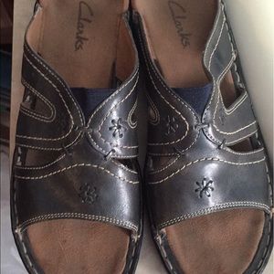 Clarks black leather sandals size 8