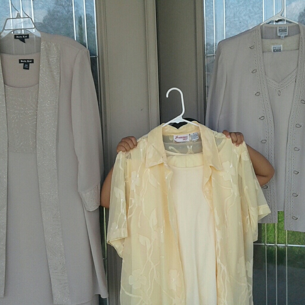 Lot of 3 women's clothes