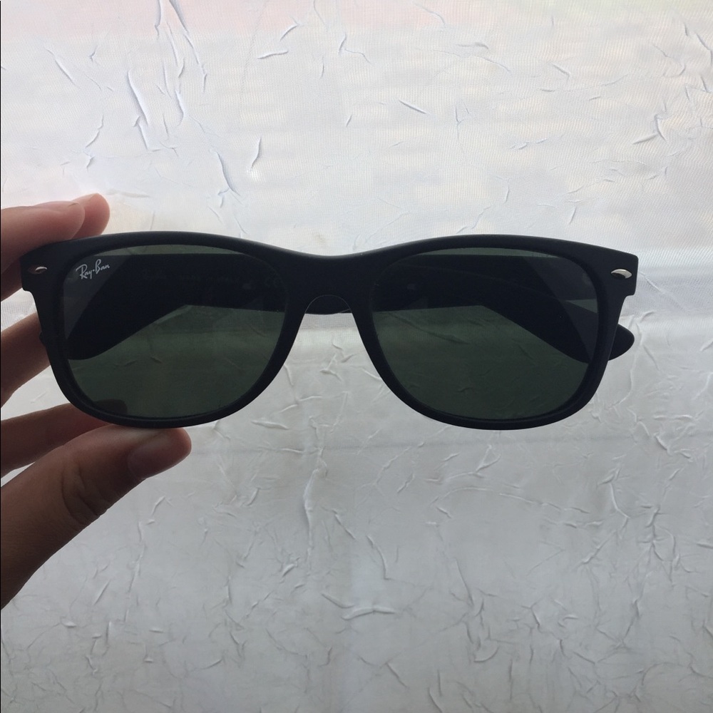 Black: standard size (55):  New Wayfarers