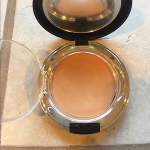 Younique pressed powder