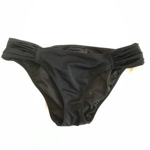 VS knockout bikini bottoms