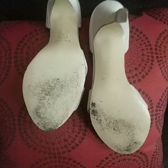 Shoes - Picture 3 of 6