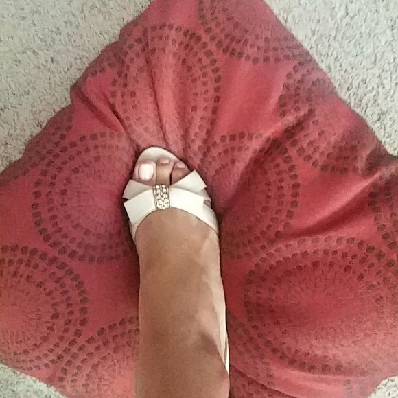 Shoes - Picture 4 of 6