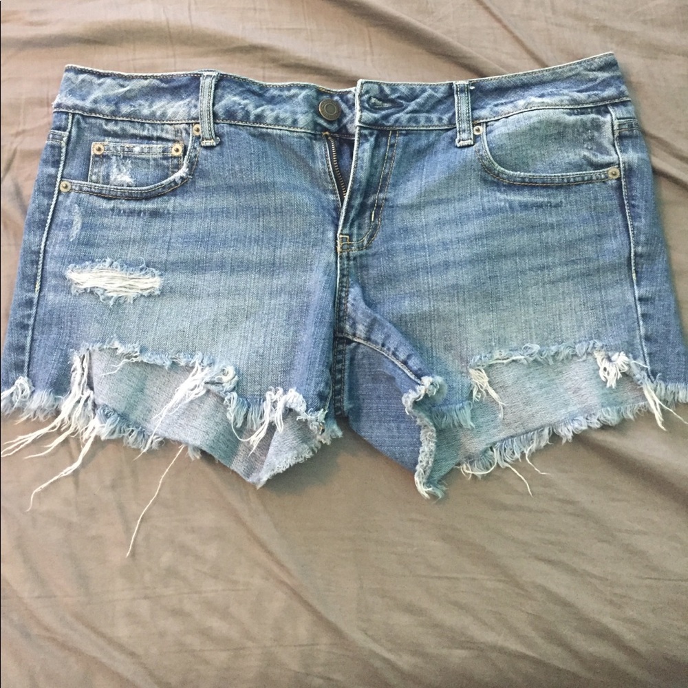 American Eagle destroyed denim jean shorts