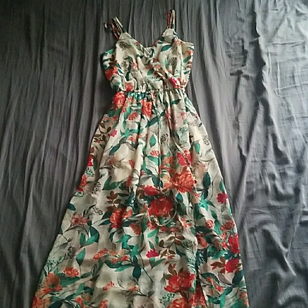 Floral maxi dress with slit