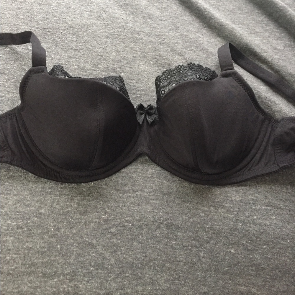 Cleo Juna 28E
