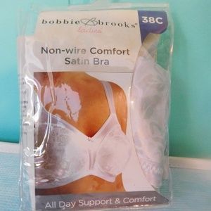 NWT Bobbie Brooks White Non-wire Comfort Bra 38C
