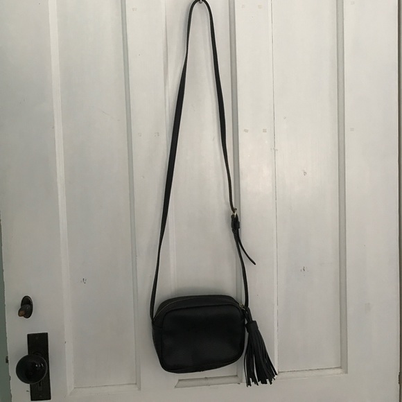 🛍 Black Crossbody Tassle Bag - Picture 2 of 4