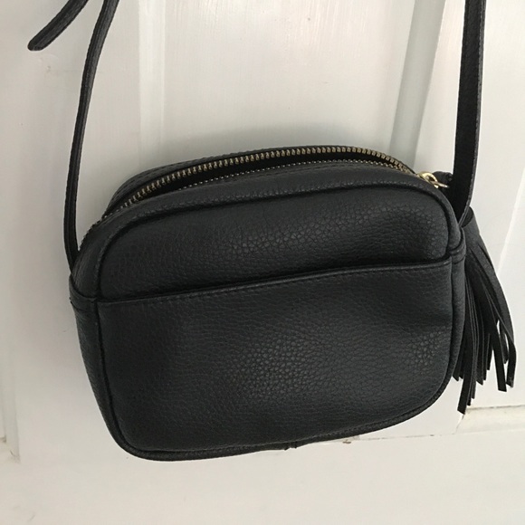 🛍 Black Crossbody Tassle Bag - Picture 4 of 4