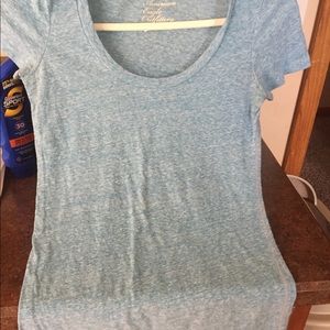 American Eagle light blue t-shirt small
