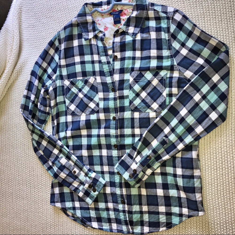 Mint and navy plaid top