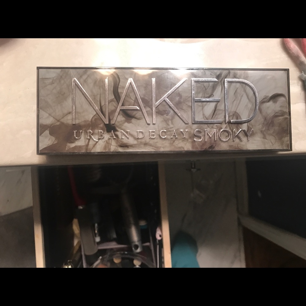 Urban decay Smokey eye Naked pallet