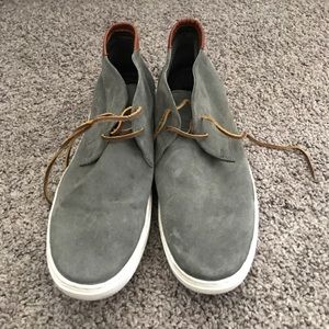 Grey Kenneth Cole Chukka Boot. Size 10.5