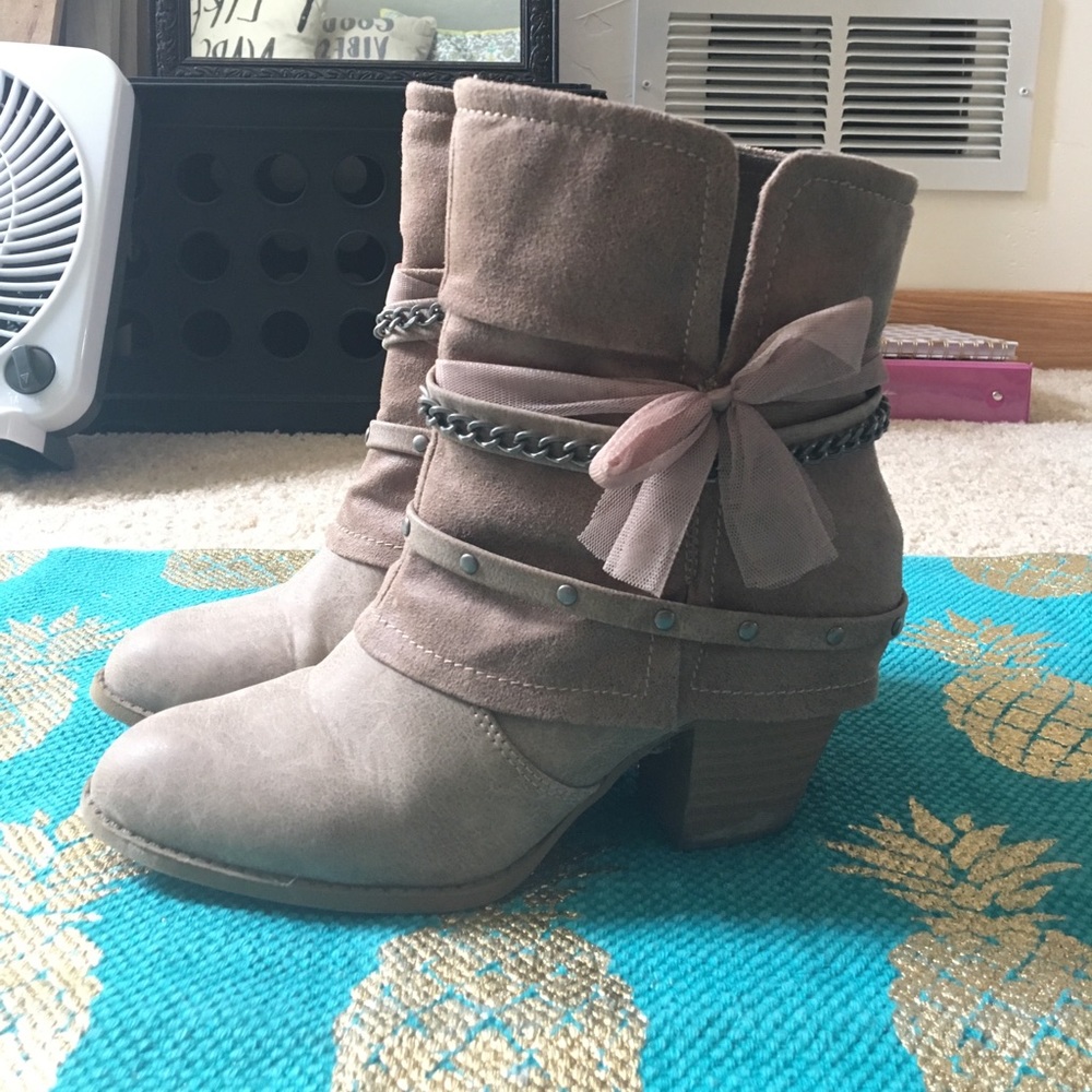 Ankle boot LOWERED PRICE BUY NOW