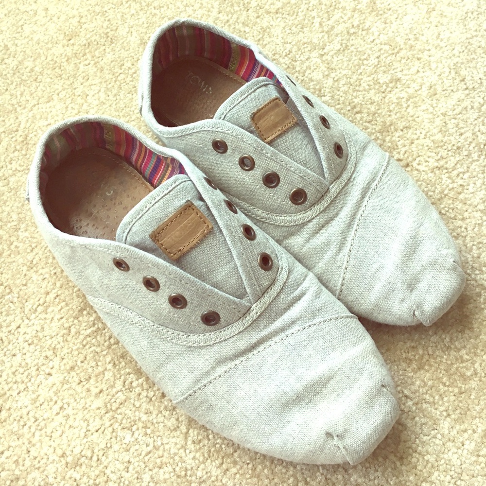 Gray TOMS unlaced tennis shoes