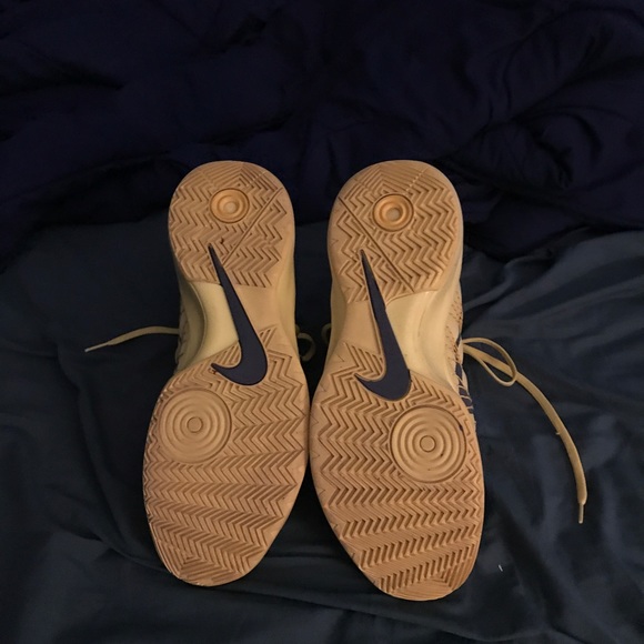 Nike Hyperdunks - Picture 4 of 4