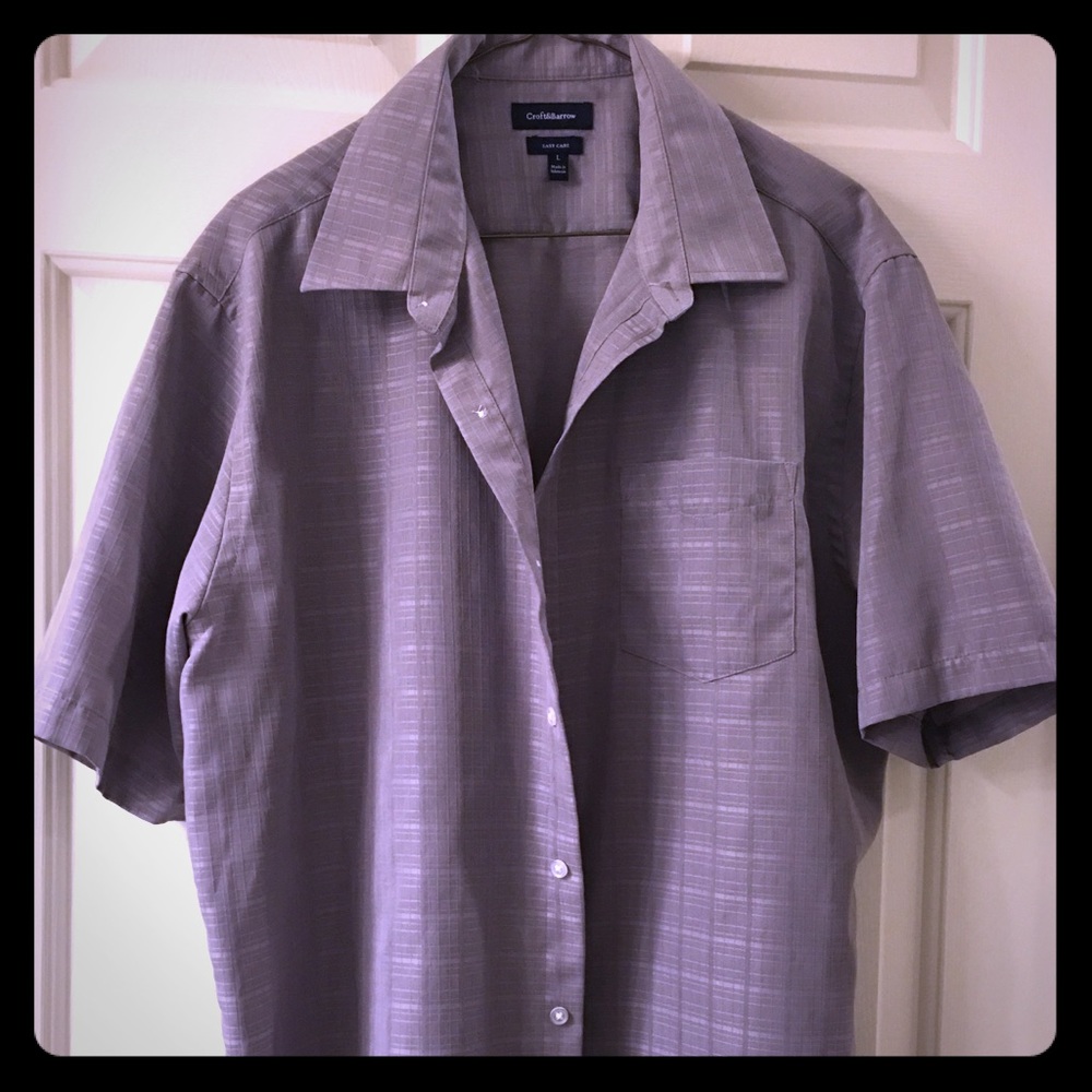 Men's silver/gray button up shirt