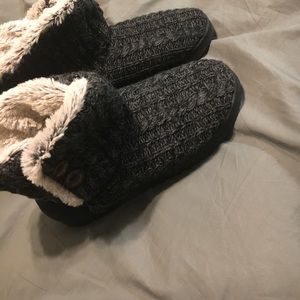 Dear foams shoe never worn