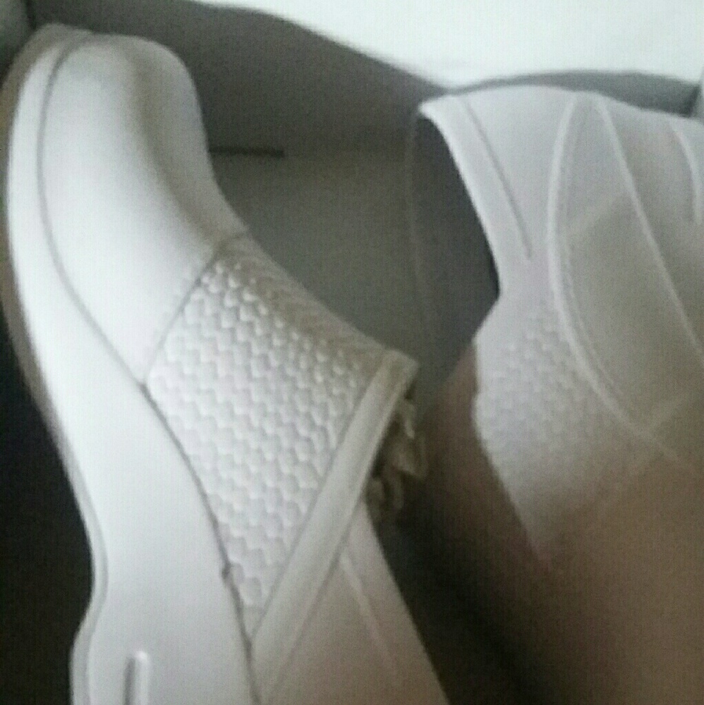 Landau white nuring shoes woman's 9