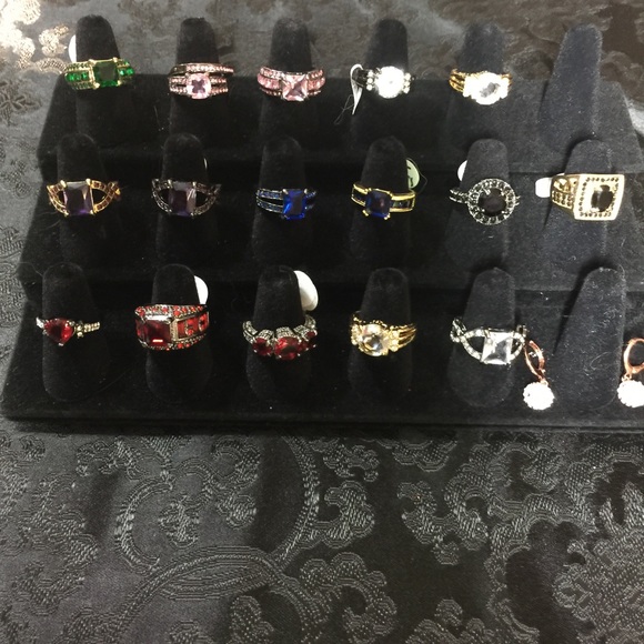 Size 6 rings - Picture 2 of 7