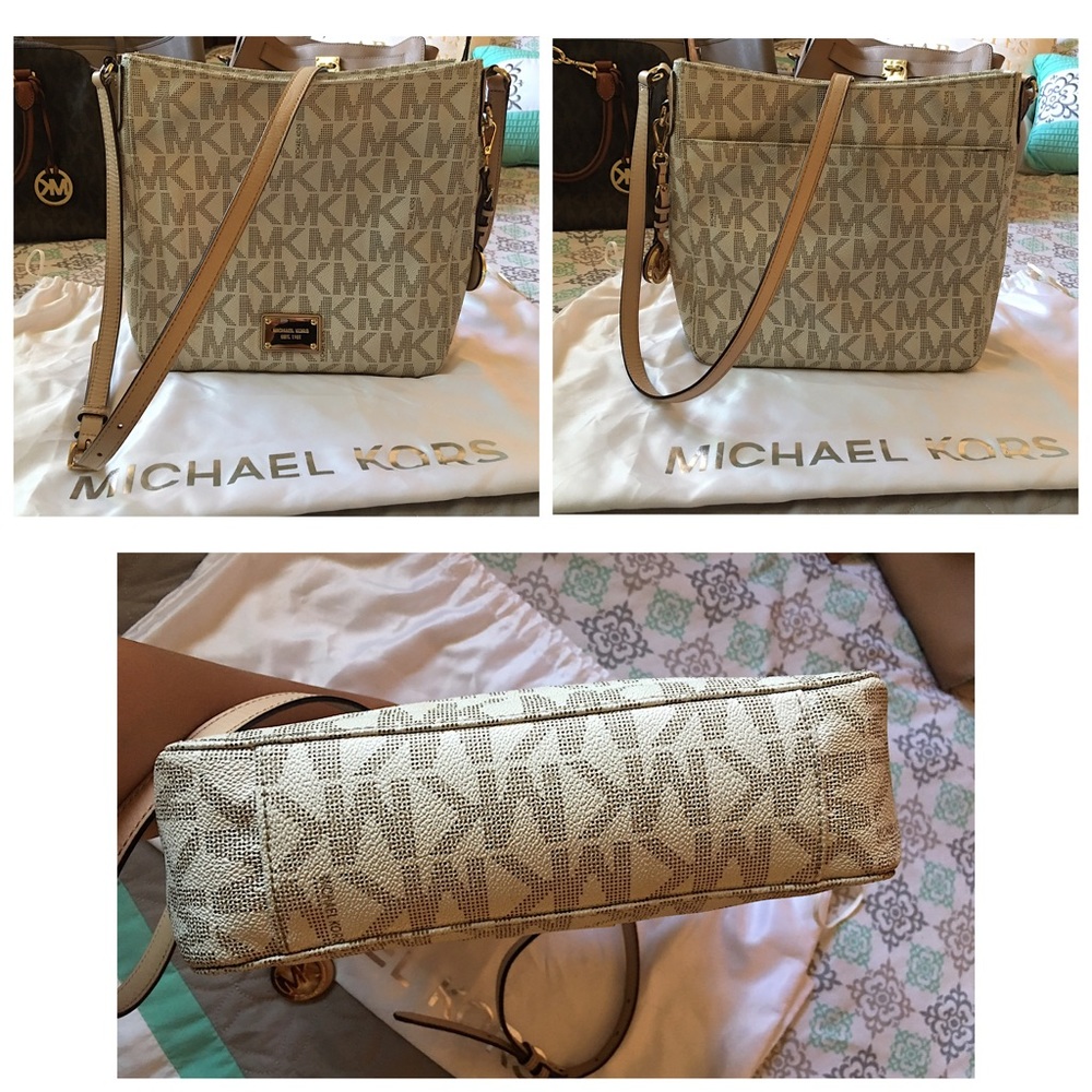 Michael Kors Vanilla Messenger Bag