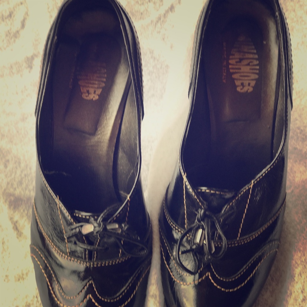 Italian designer -patent leather oxford platforms