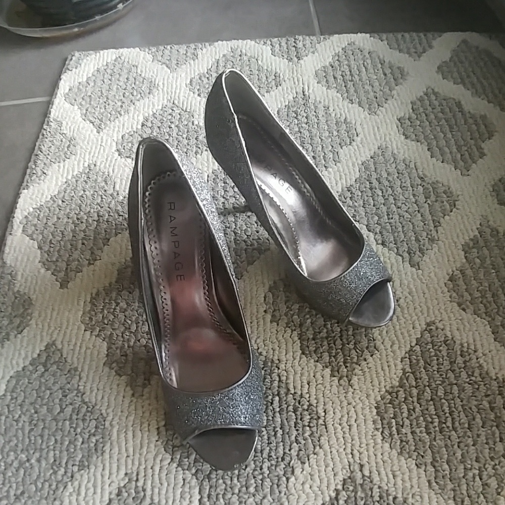 Shoes - Picture 2 of 5