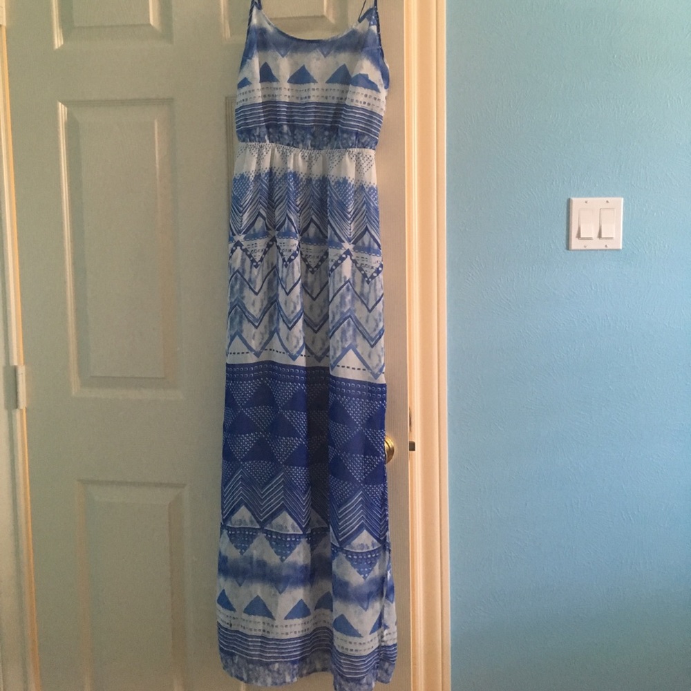 Old Navy blue and white maxi dress